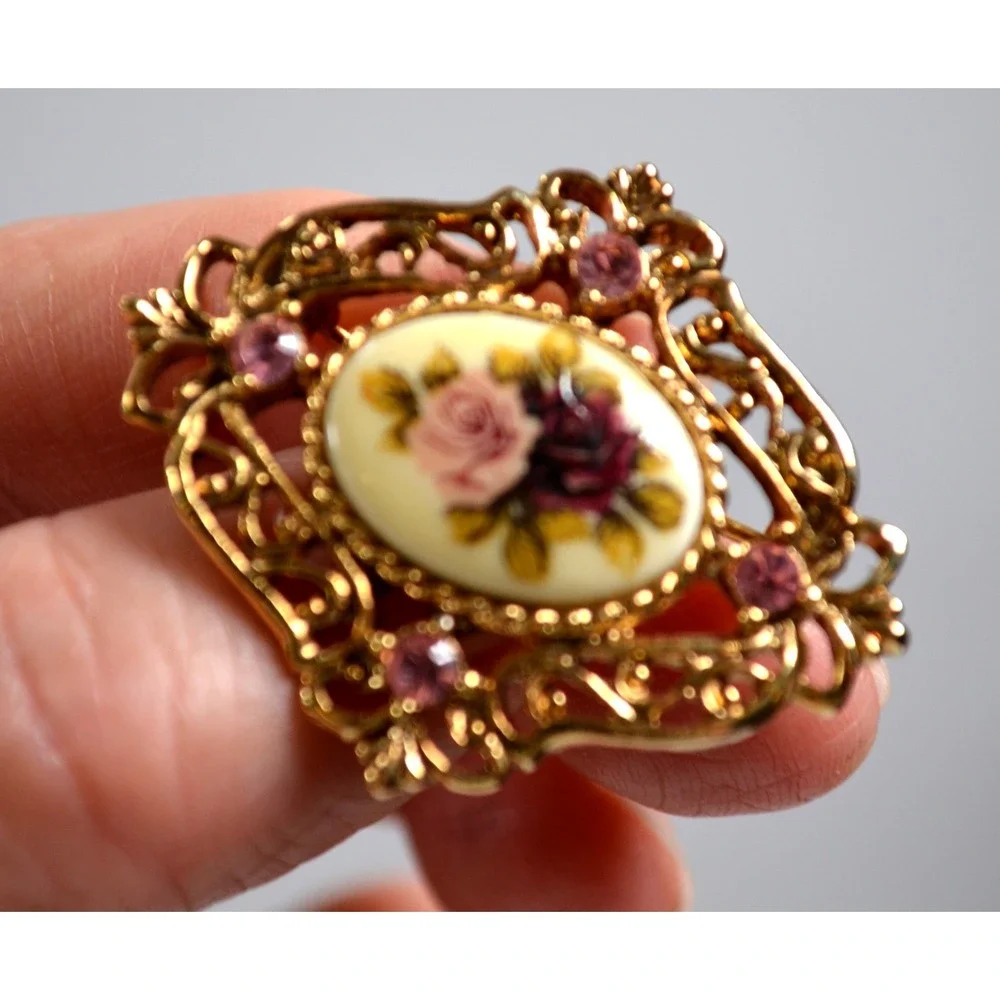 Vtg Gold Tone Filigree Floral Rose Brooch / Pin  1.5